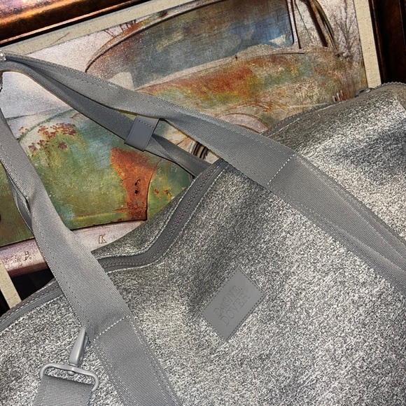 βοΈ πβοΈβ’πΆοΈ Dagne Dover x First Class Vibes πΆοΈβ’π¦ππ¦ - Picture 1 of 13